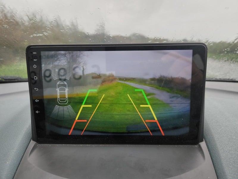 Radar display screen of a Ford Fiesta car