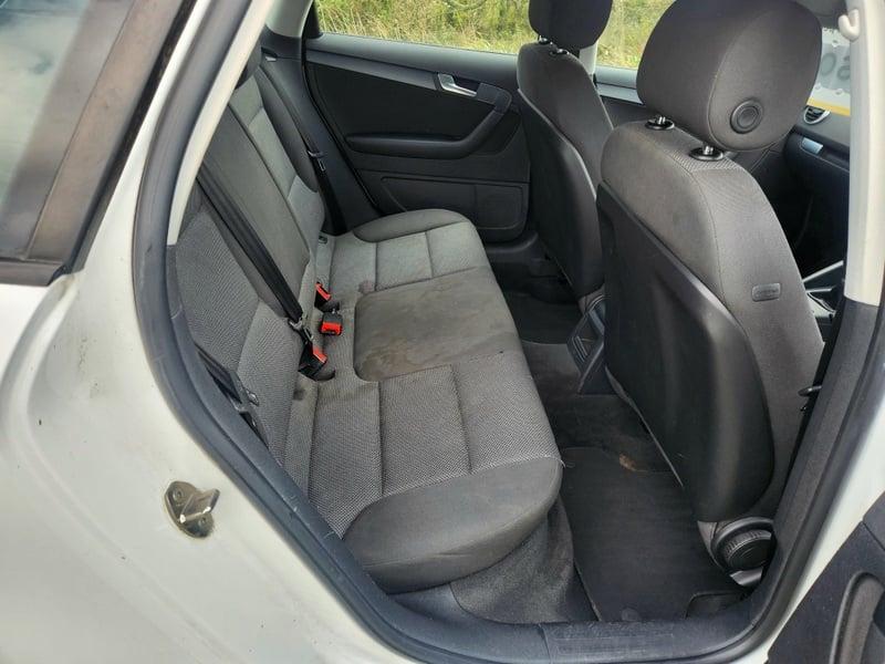 Rear seats of an Audi A3 from the right side