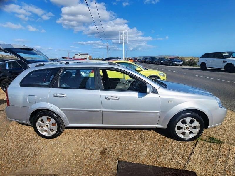 The right side of a silver Chevrolet Lacetti