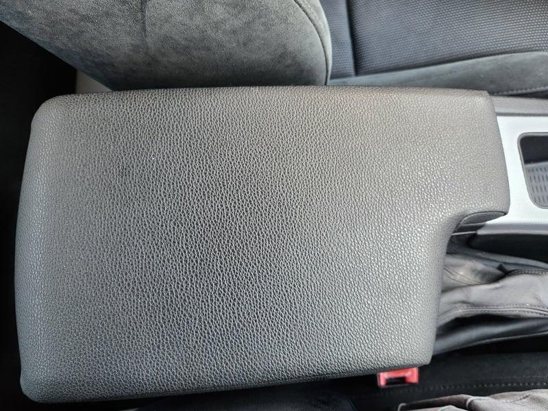 The center console cover of a BMW 3 Series 320d M Sport