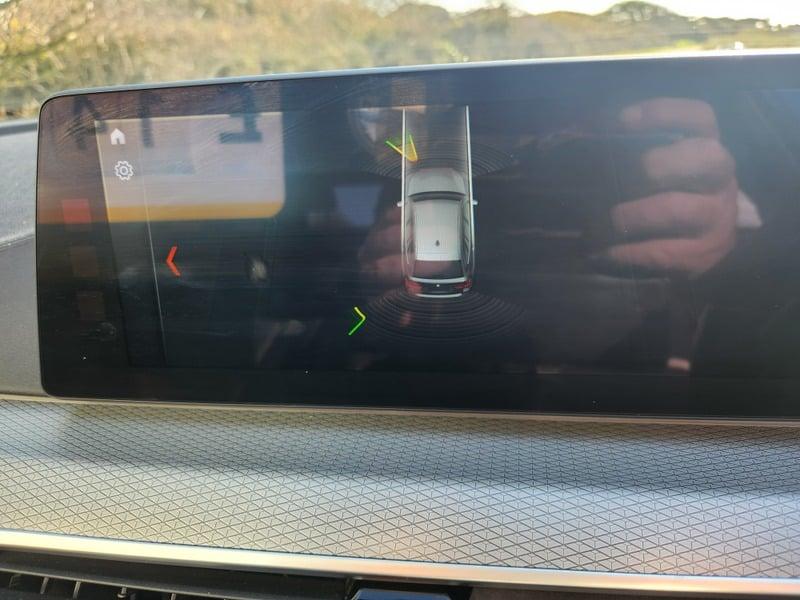 The parking assistance display of a BMW 5 Series Touring 520d M Sport Auto