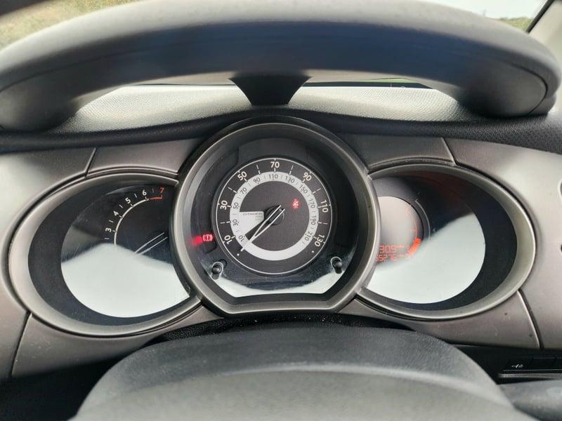The instrument cluster of a Citroen C3 1.0 VTi VTR+