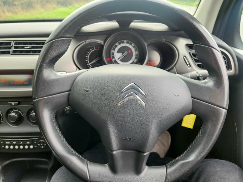 The steering wheel of a Citroen C3 1.0 VTi VTR+