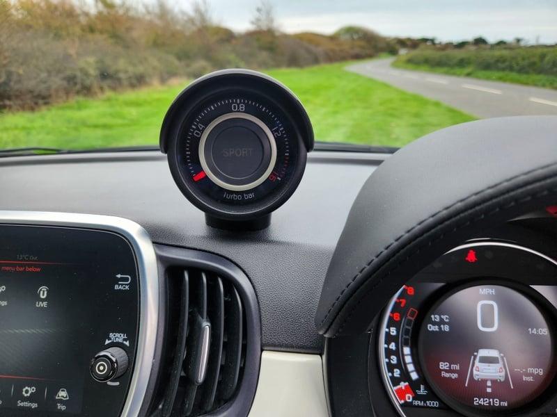 The center console of a Fiat Abarth 1.4