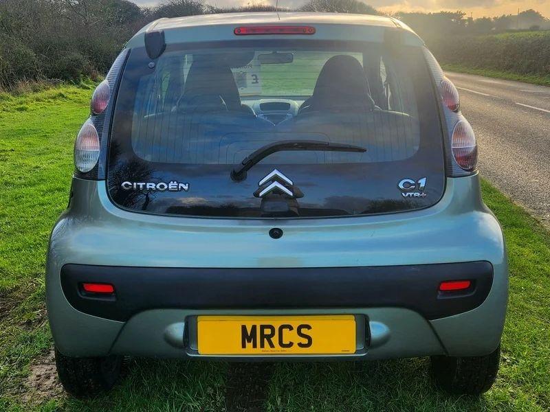 A Citroen C1 VTR+ viewed from behind.