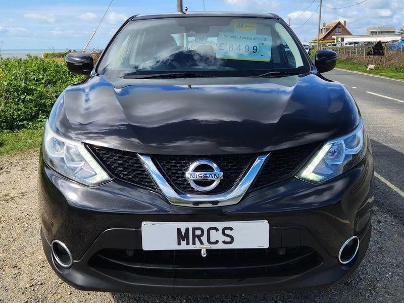 A Magnetic Black Nissan Qashqai viewed from the front