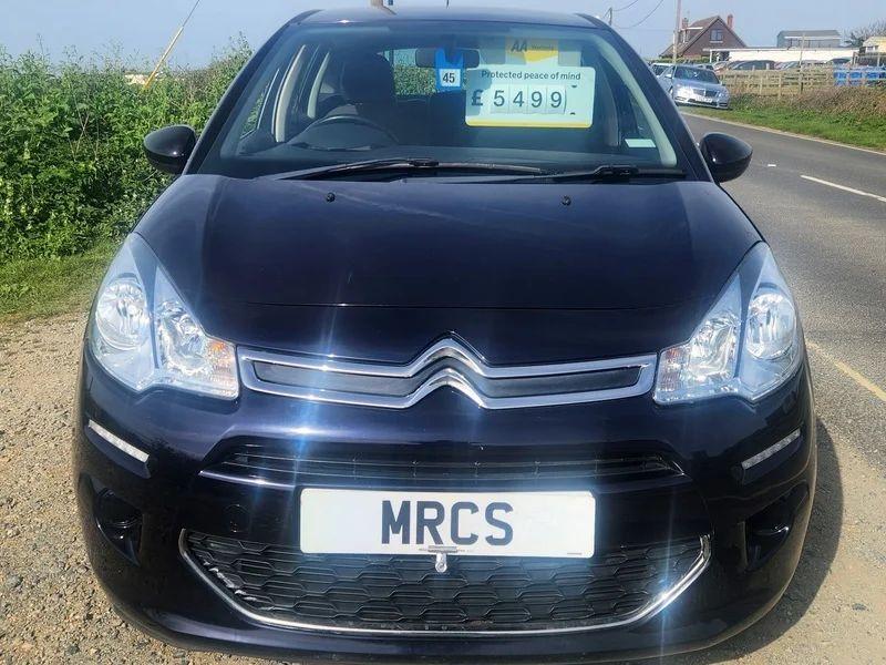 A Citroen C3 in Midnight Blue Metallic viewed from the front