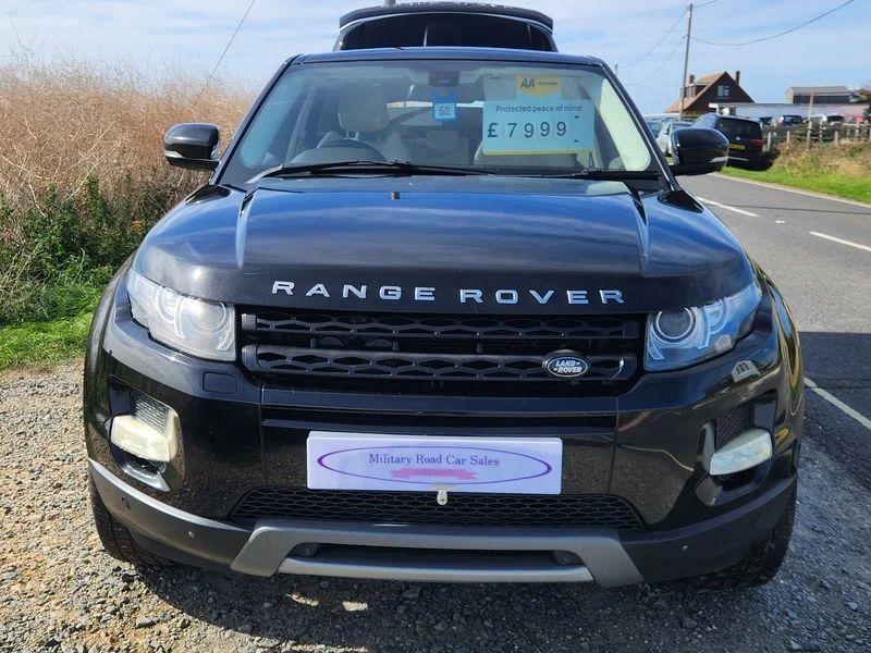 A Santorini Black Range Rover viewed from the front